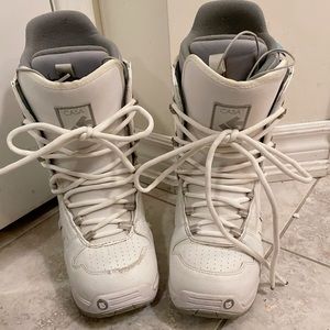 burton boots casa women snowboard boots size 6.5 size7 white boots